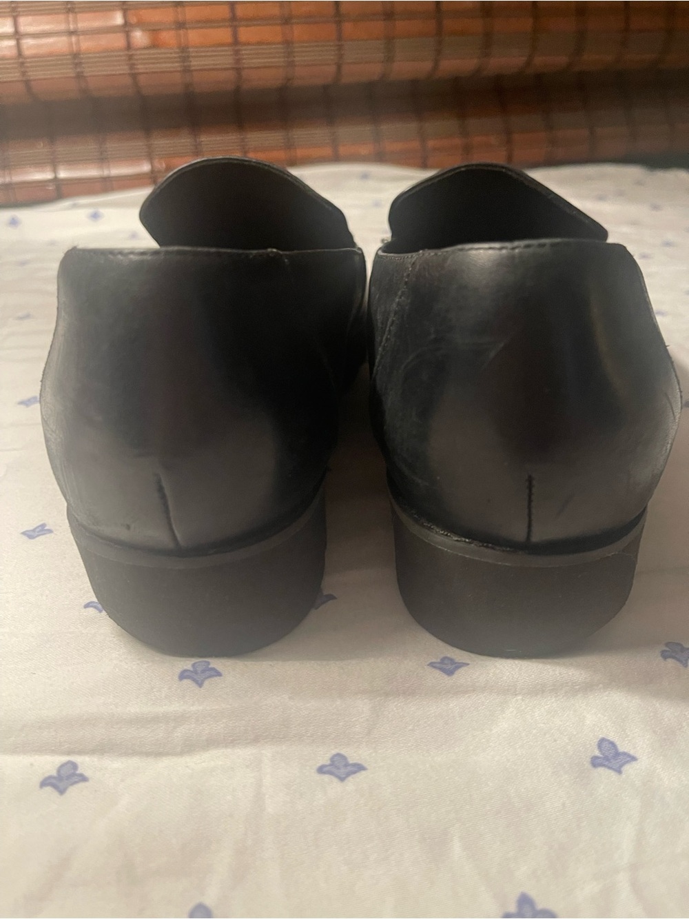 Vionic Black Leather Women's Slip-On Loafers - Picture 2 of 3